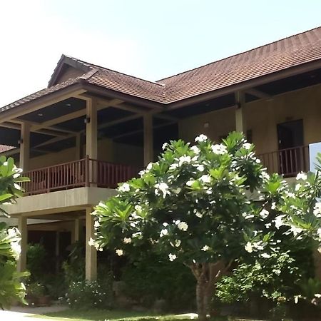 Phutawanchomdow Hotel Tha Li Eksteriør billede